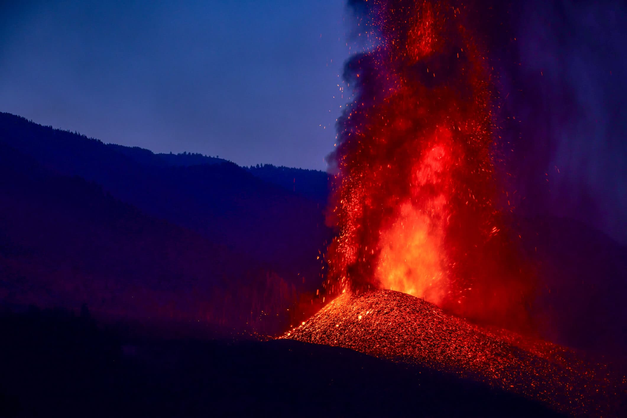 ΗΦΑΙΣΤΕΙΑΚΗ ΕΚΡΗΞΗ ΣΤΗ LA PALMA (ΕΠΙΚΑΙΡΟΠΟΙΗΜΕΝΟ)