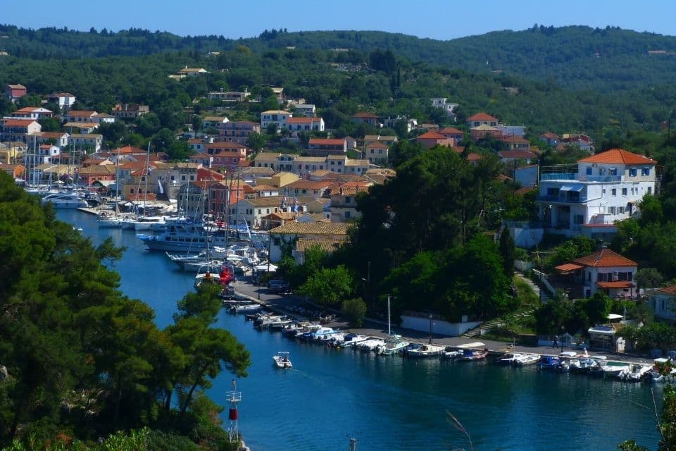 island hopping ελληνικά νησιά