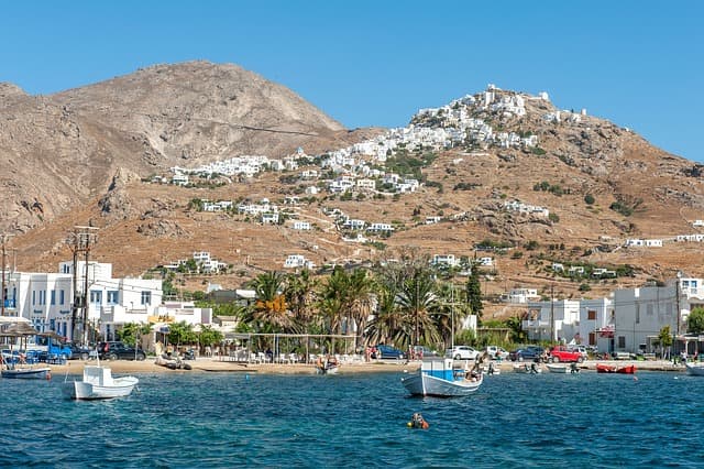 Porto di Livadi, sull’isola di Serifos