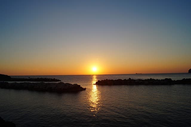 Tramonto spettacolare sul mare a Ischia