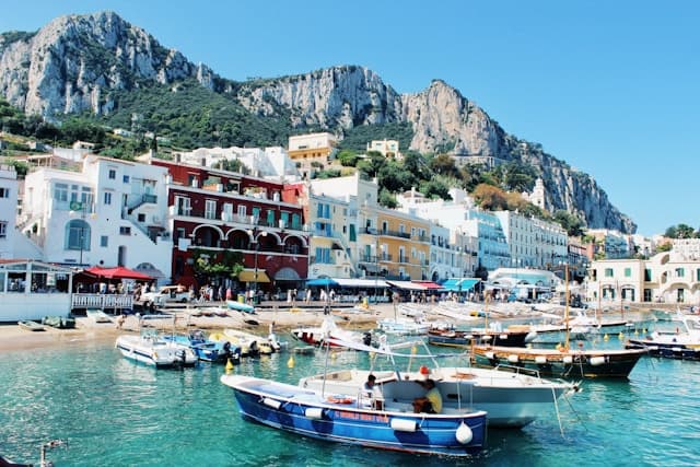 Marina Grande di Capri, una delle mete da visitare assolutamente in estate