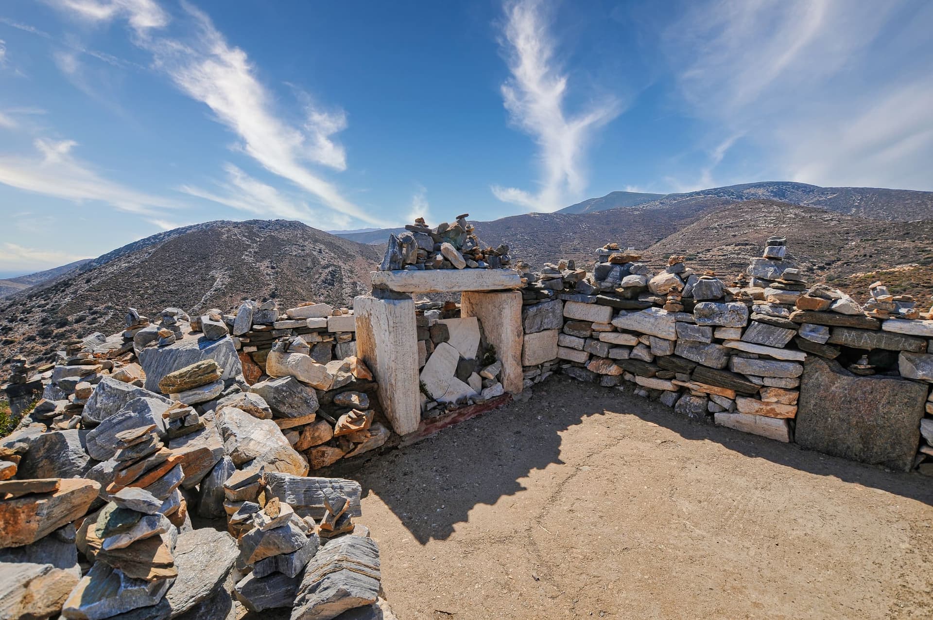 Une formation de pierres et levées comme un autel