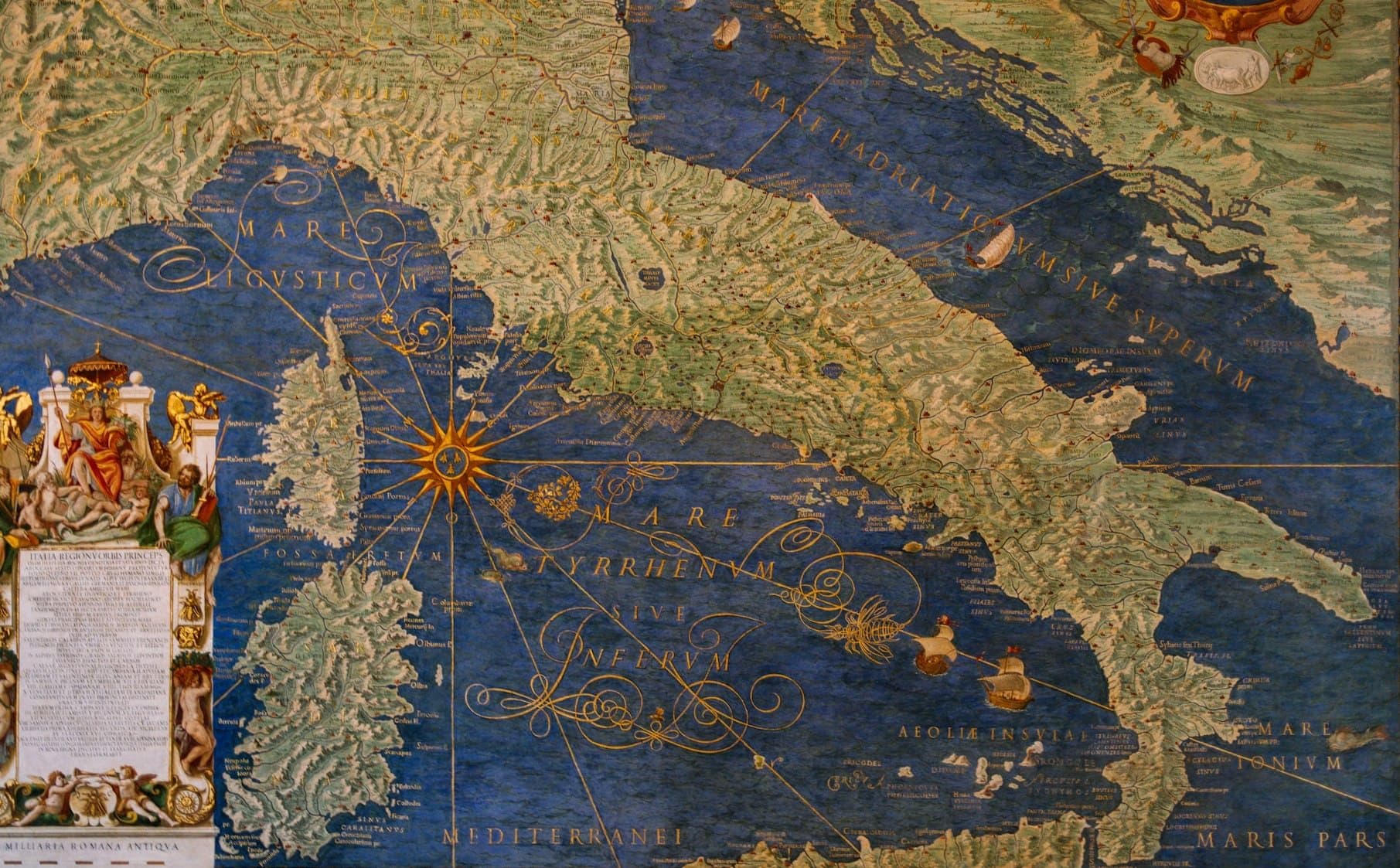 Une vielle carte de la mer Tyrrhénienne en tableau