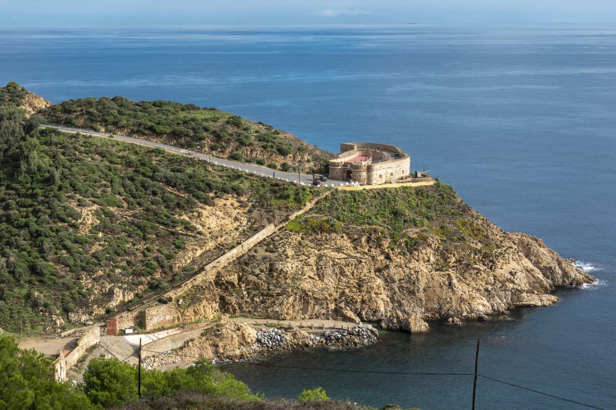 Vojna utvrda na brdu Monte Hacho u španjolskom gradu Ceuti u Africi.