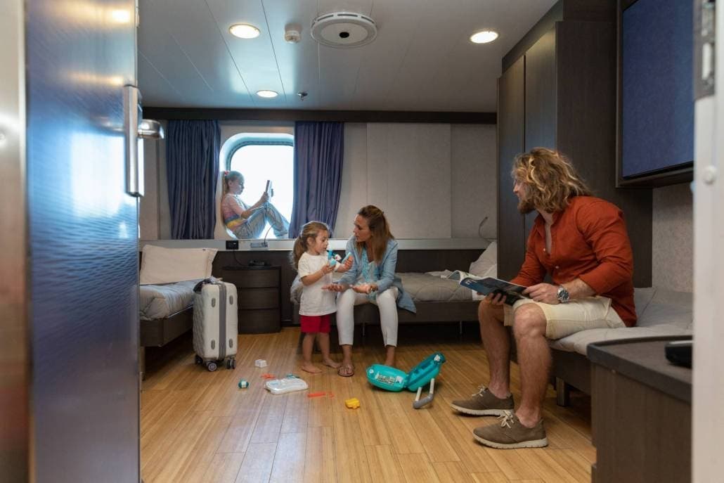 Cabin with window (WC, 淋浴, 电视, Airdryer, Minibar, 电话)