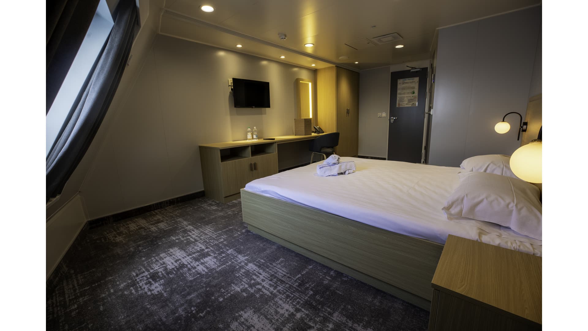 Lux Cabina con finestra (WC, Doccia, Letto matrimoniale, Asciugacapelli, Junior Suite, Letto matrimoniale)