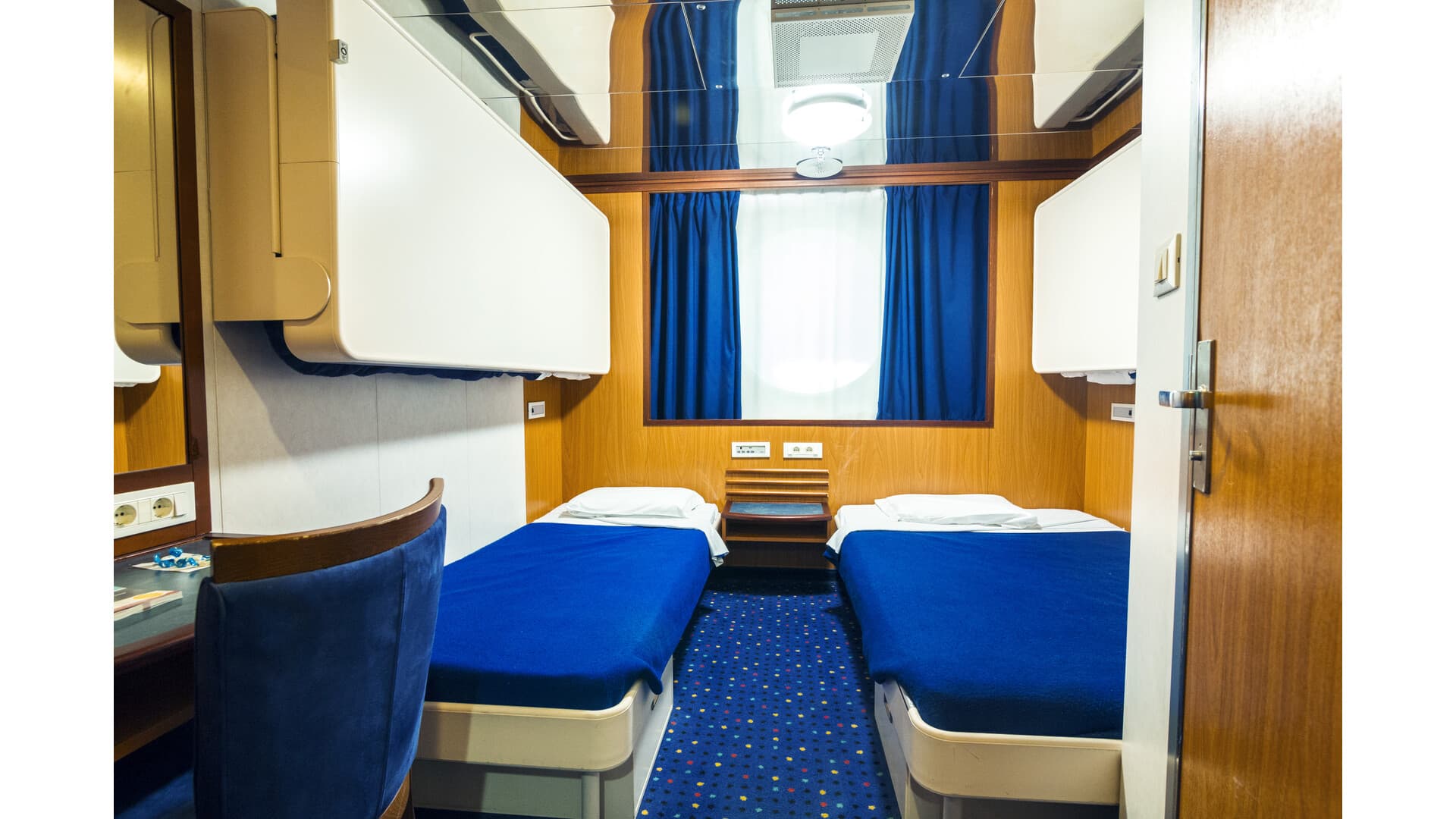 Cabin without window (WC, 淋浴, Bunk Beds)