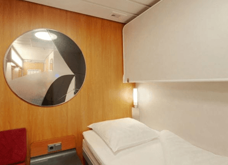 Cabin without window (WC, 淋浴, 电视, Bed linen and towels, Single beds)