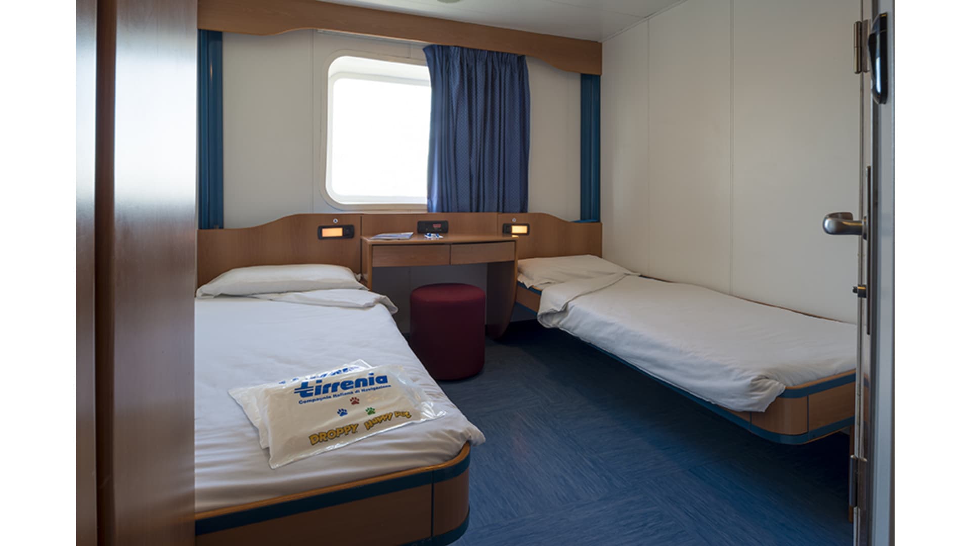 Cabin with window (WC, 淋浴, Bunk Beds)