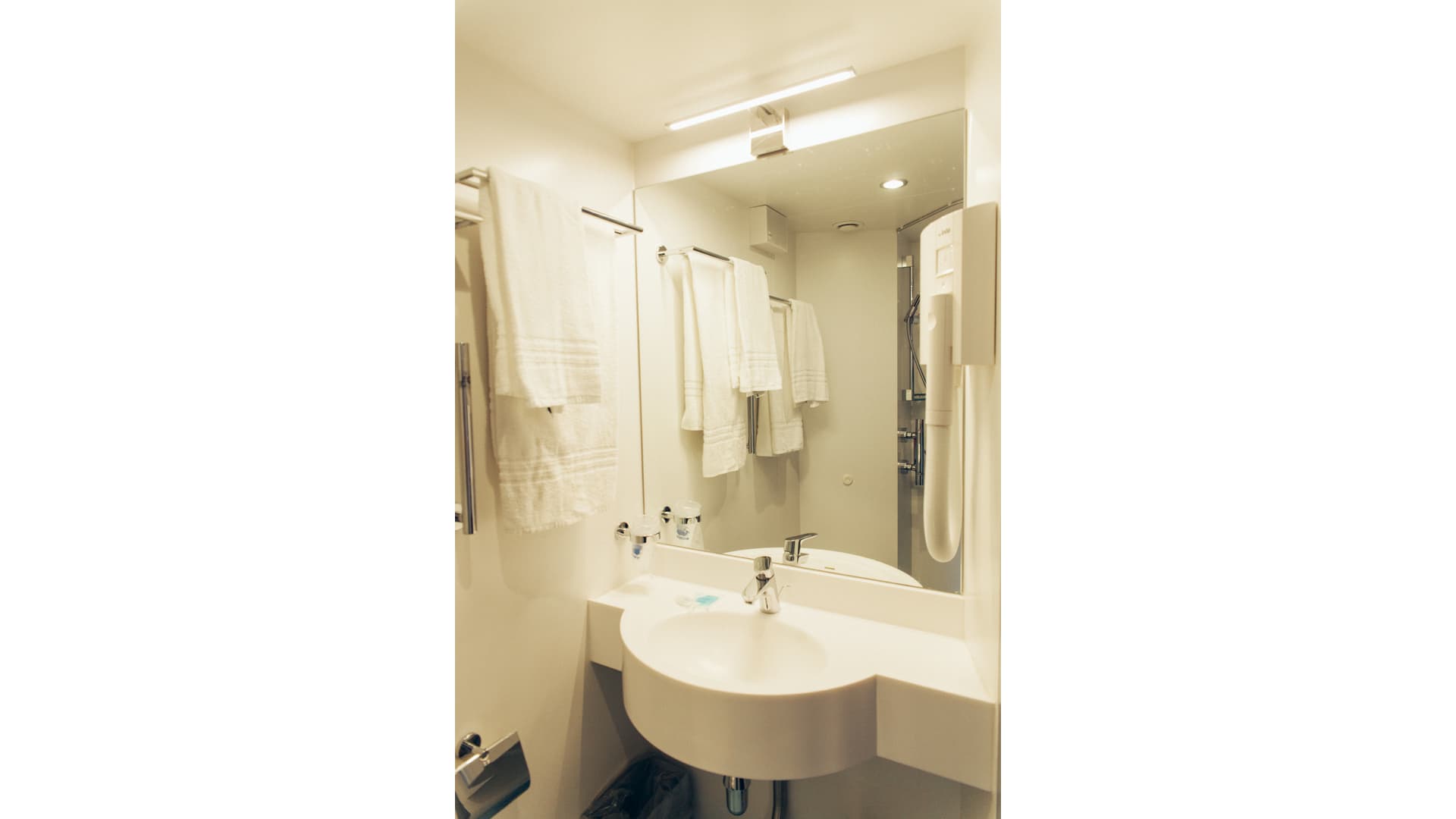 Kabine ohne Fenster (WC, Dusche, Bunk Beds)