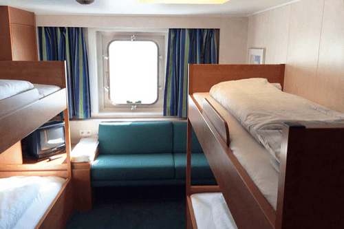 Cabin with window (WC, 샤워, TV)