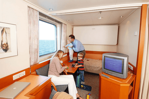 Cabin with window (WC, 샤워, TV, Minibar)