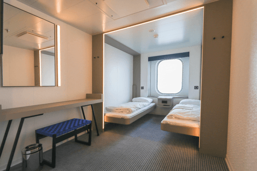 Cabin with window (WC, 淋浴, 宠物友好, 电视, Airdryer, Wi-Fi)