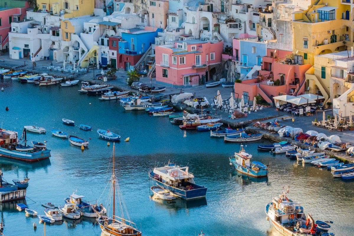 ΑΠΟ ΤΗ ΝΑΠΟΛΗ ΣΤΗΝ ΠΡΟΤΣΙΝΤΑ ΜΕ ΚΑΡΑΒΙ