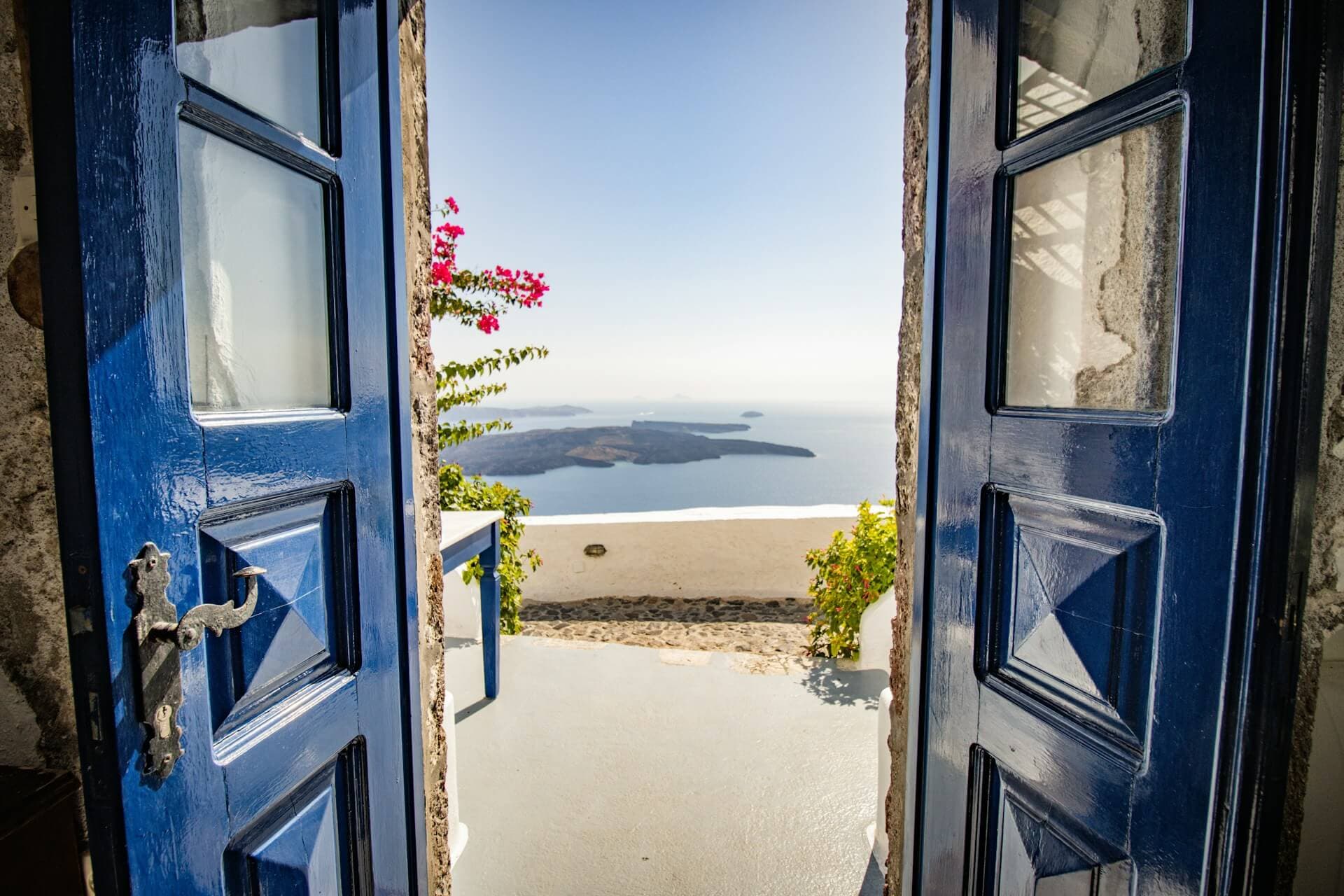 DISCOVER THE GREEK ISLES WITH DISCOUNTS FROM BLUE STAR AND HELLENIC SEAWAYS