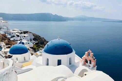 White houses and blue-roofed churches in Santorini