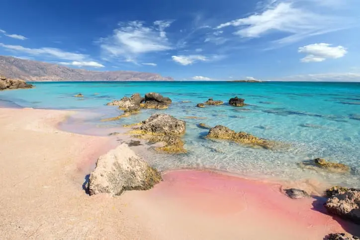 Spiaggia di Elafonissi a Creta con sabbia rosa e mare turchese