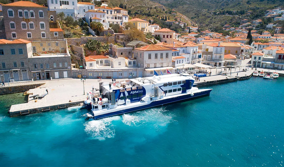 Το SPEEDCAT I της Alpha Lines στο λιμάνι της Ύδρας.