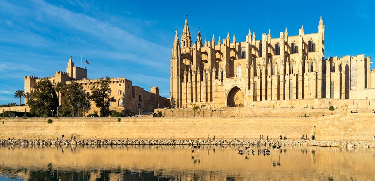 Mallorca im April - Wetter, Aktivitäten, Events & Tagesausflüge