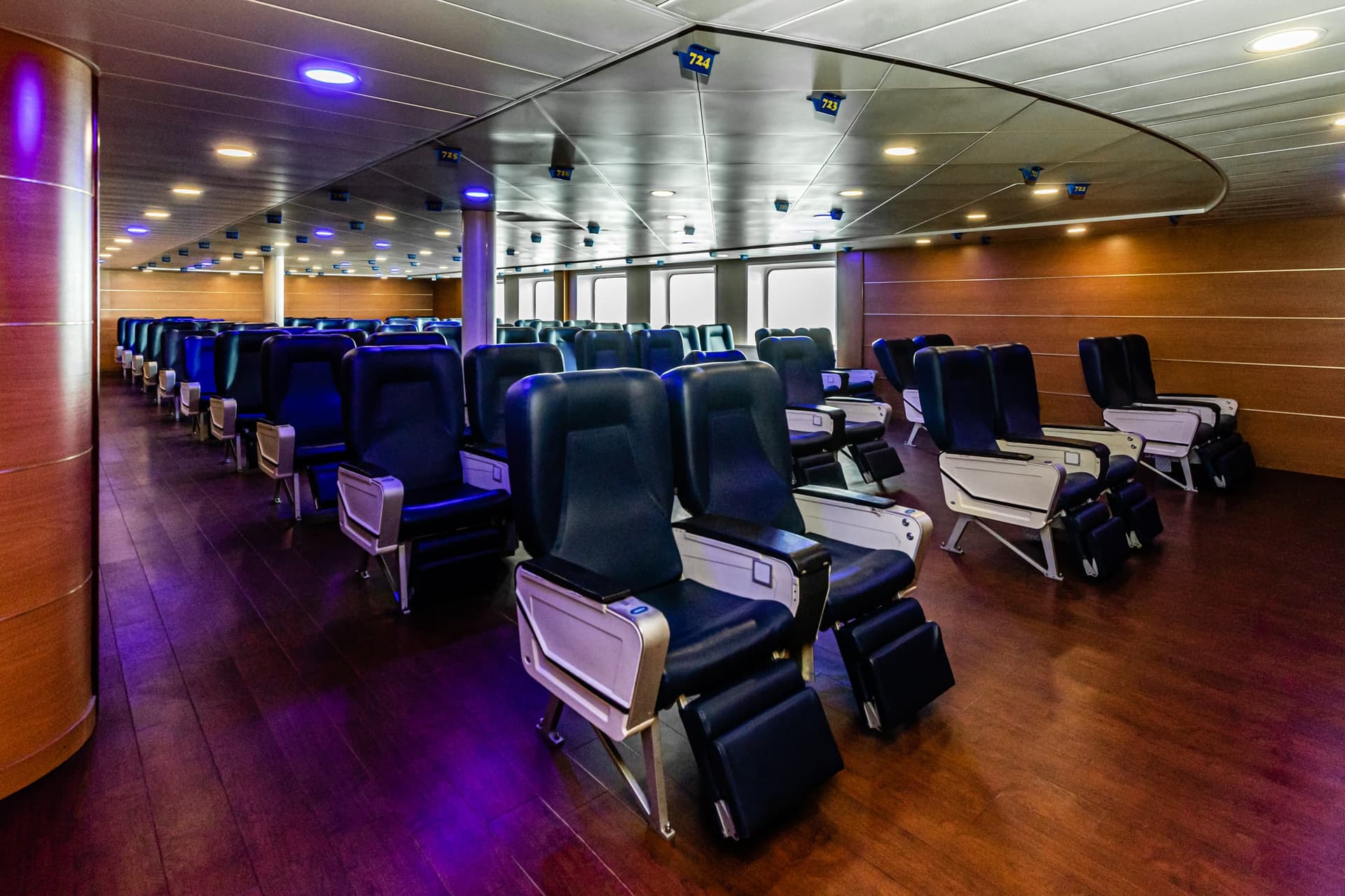 Interno di un traghetto Grimaldi Lines