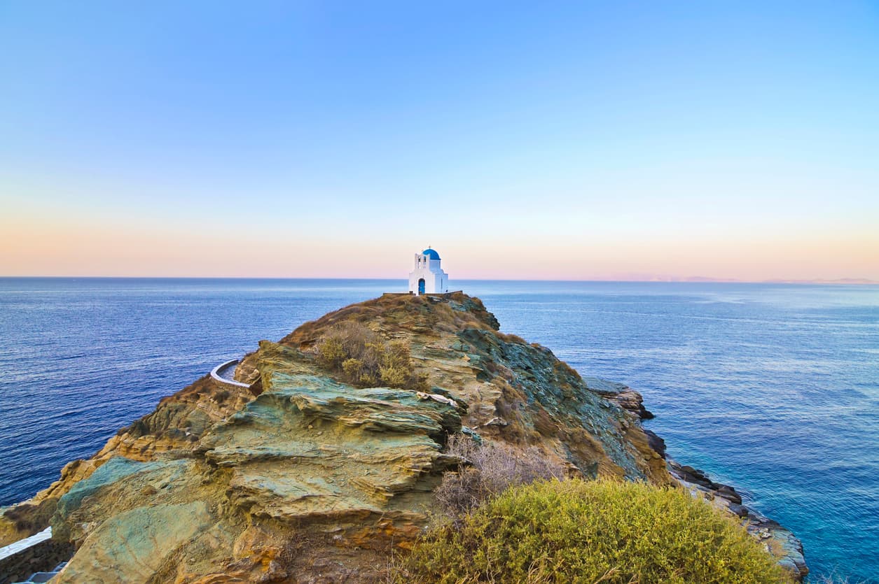 A daytime photo of the Church of the Seven Martyrs on the island of Sifnos, Greece