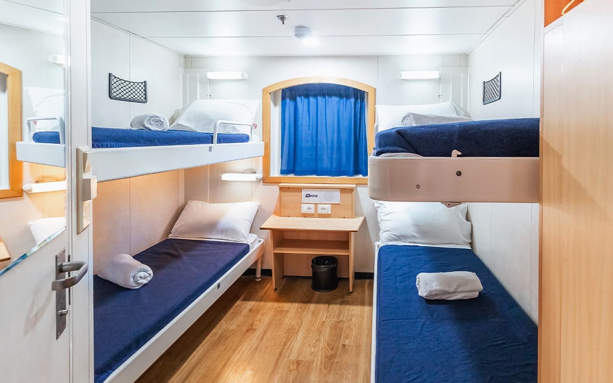 Cabina interna con quattro cuccette Adria Ferries