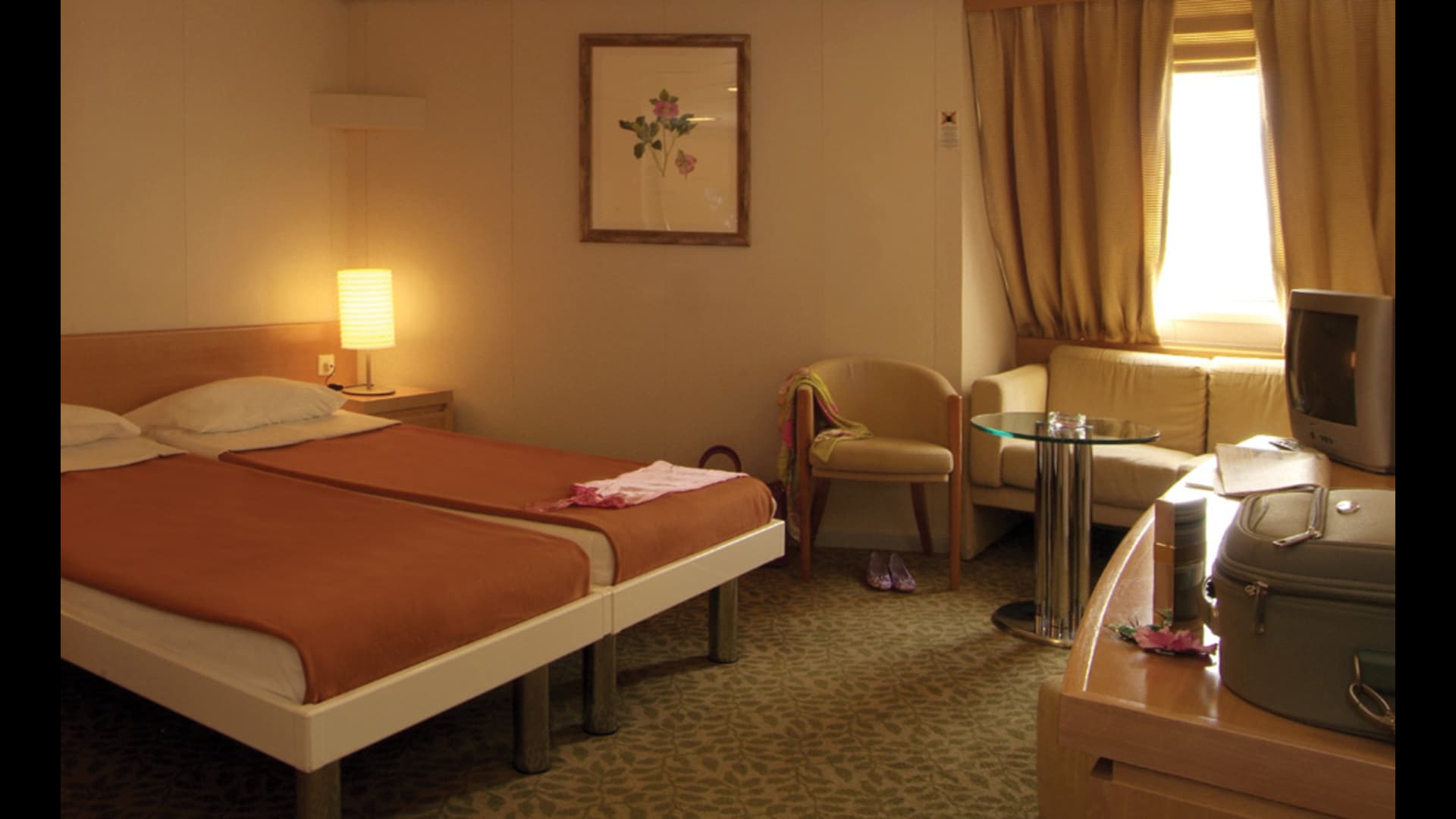 Lux Cabin with window (WC, 淋浴, 双人床)