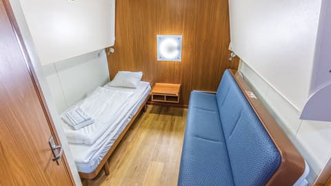 Cabin without window (WC, 淋浴, 电视)