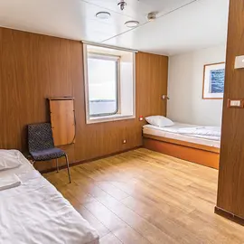 Cabin with window (WC, 샤워, TV, 특별한 요구 사항, Airdryer, Safe)