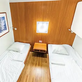 Cabin without window (WC, 샤워, TV)