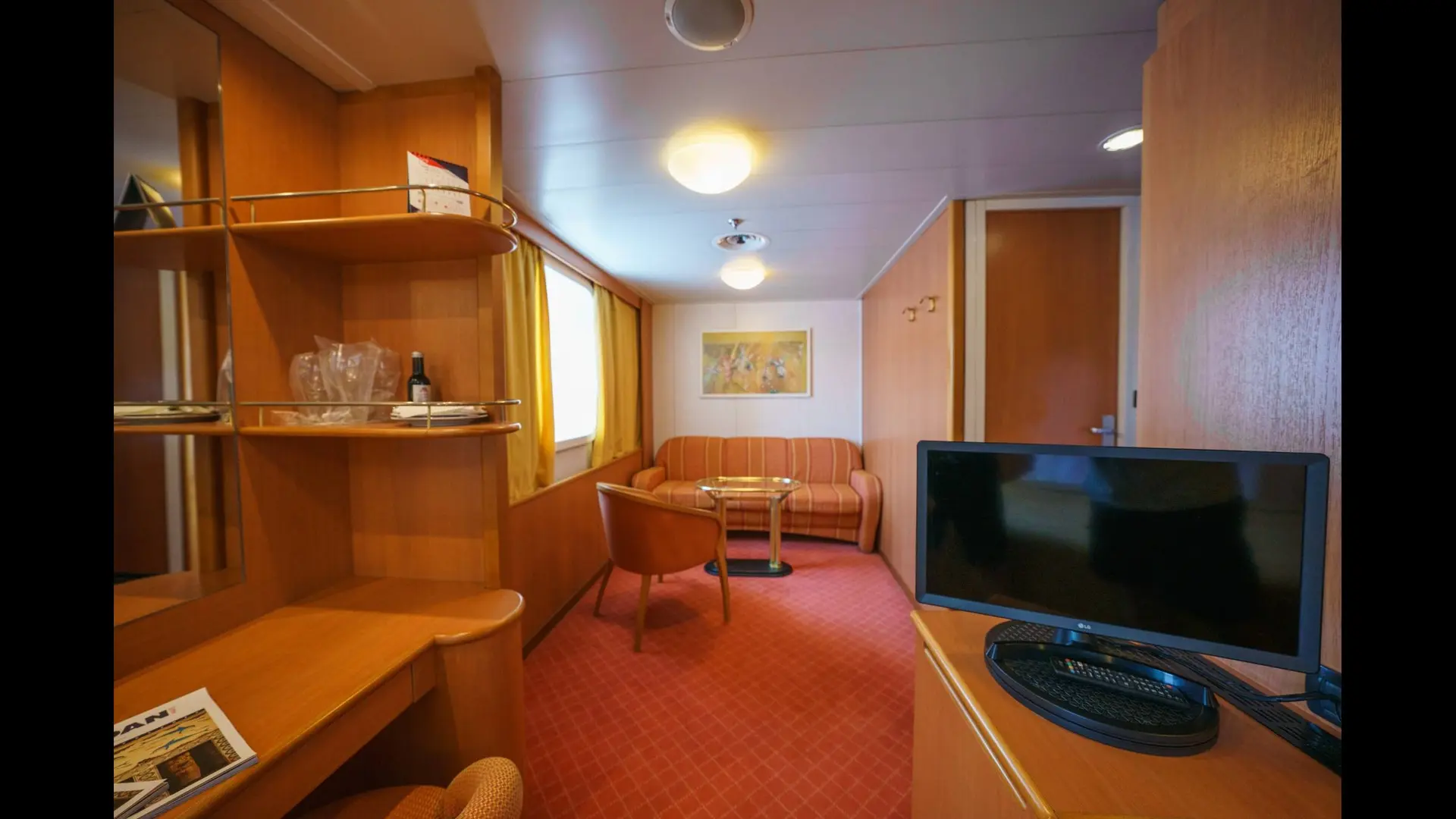 Lux Cabin with window (WC, 淋浴, 电视, Airdryer, 电话)