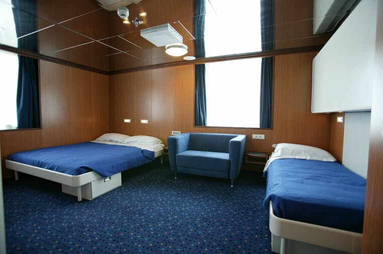 Camarote con ventana (Aseo, Ducha, Cama doble, Airdryer, Junior Suite)