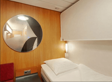 Cabin without window (WC, シャワー, テレビ, Bed linen and towels, Single beds)