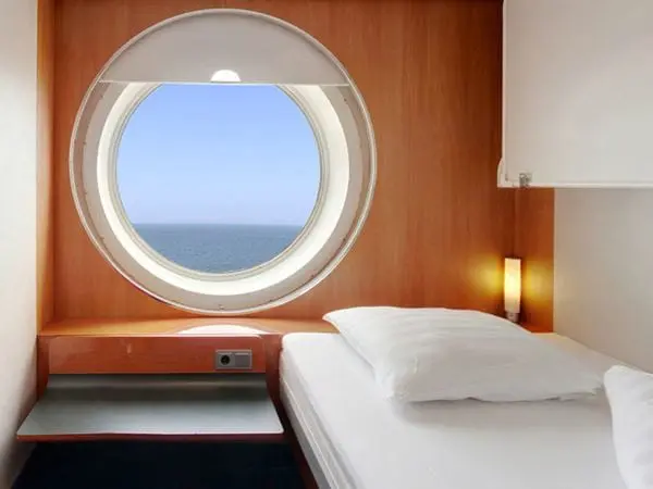 Cabin with window (WC, シャワー, Bed linen and towels, Single beds)