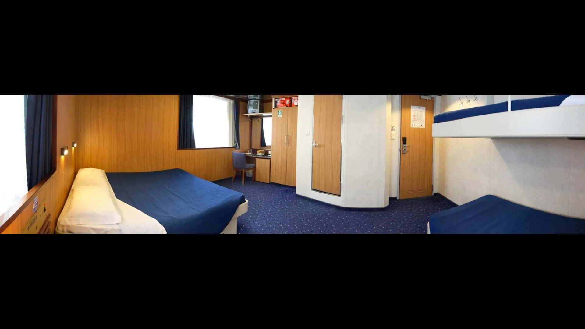 Lux Kabine mit Fenster (WC, Dusche, Fernsehen, Radio, Doppelbett, Kühlschrank, Airdryer, Breakfast included, Junior Suite, Doppelbett)