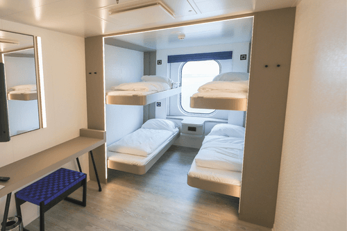 Cabin with window (WC, 淋浴, 电视, Airdryer, Wi-Fi)