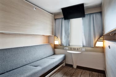 Cabin without window (WC, 샤워, TV, Air-condition, 전화 번호, Deck 6)